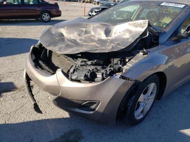 Photo 6 VIN: 5NPDH4AE0DH372717 - HYUNDAI ELANTRA GL 