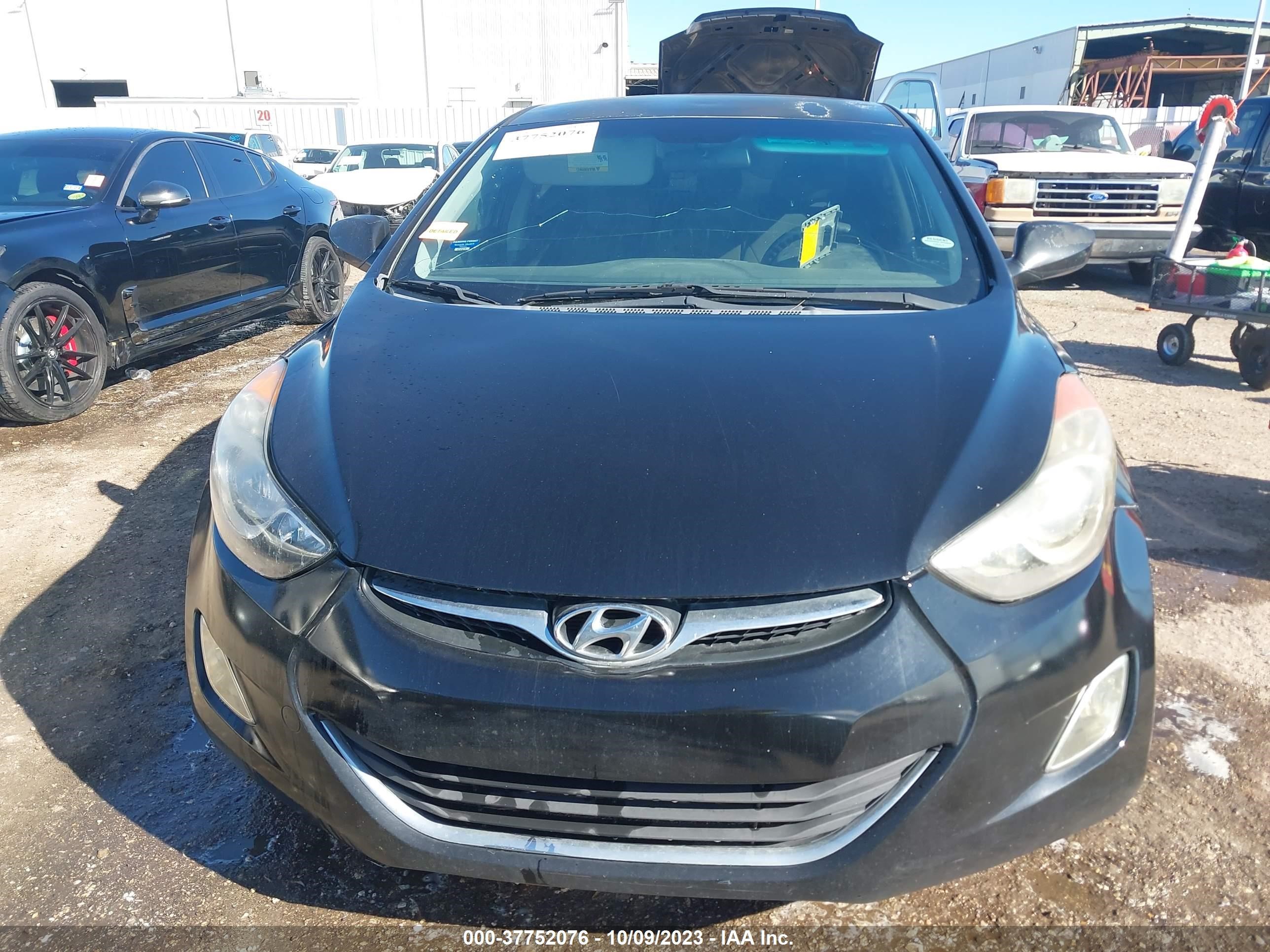 Photo 11 VIN: 5NPDH4AE0DH385029 - HYUNDAI ELANTRA 