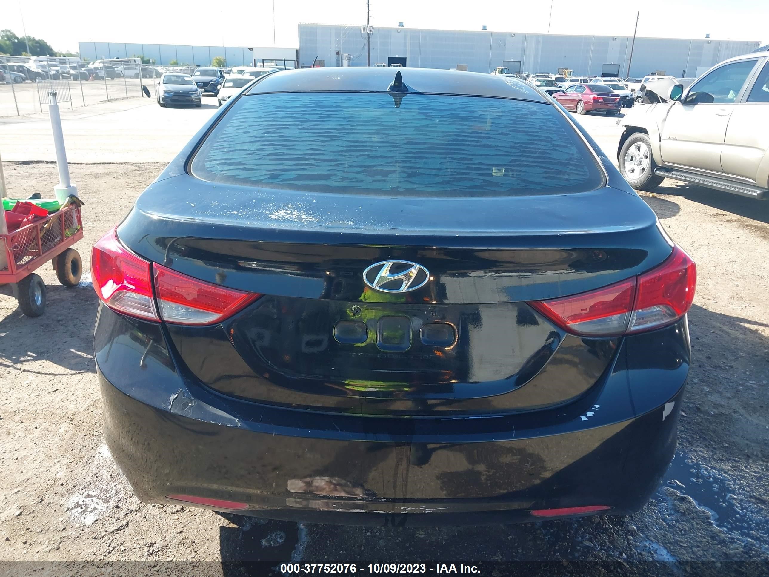 Photo 15 VIN: 5NPDH4AE0DH385029 - HYUNDAI ELANTRA 