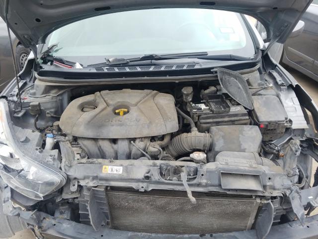 Photo 6 VIN: 5NPDH4AE0DH389498 - HYUNDAI ELANTRA GL 