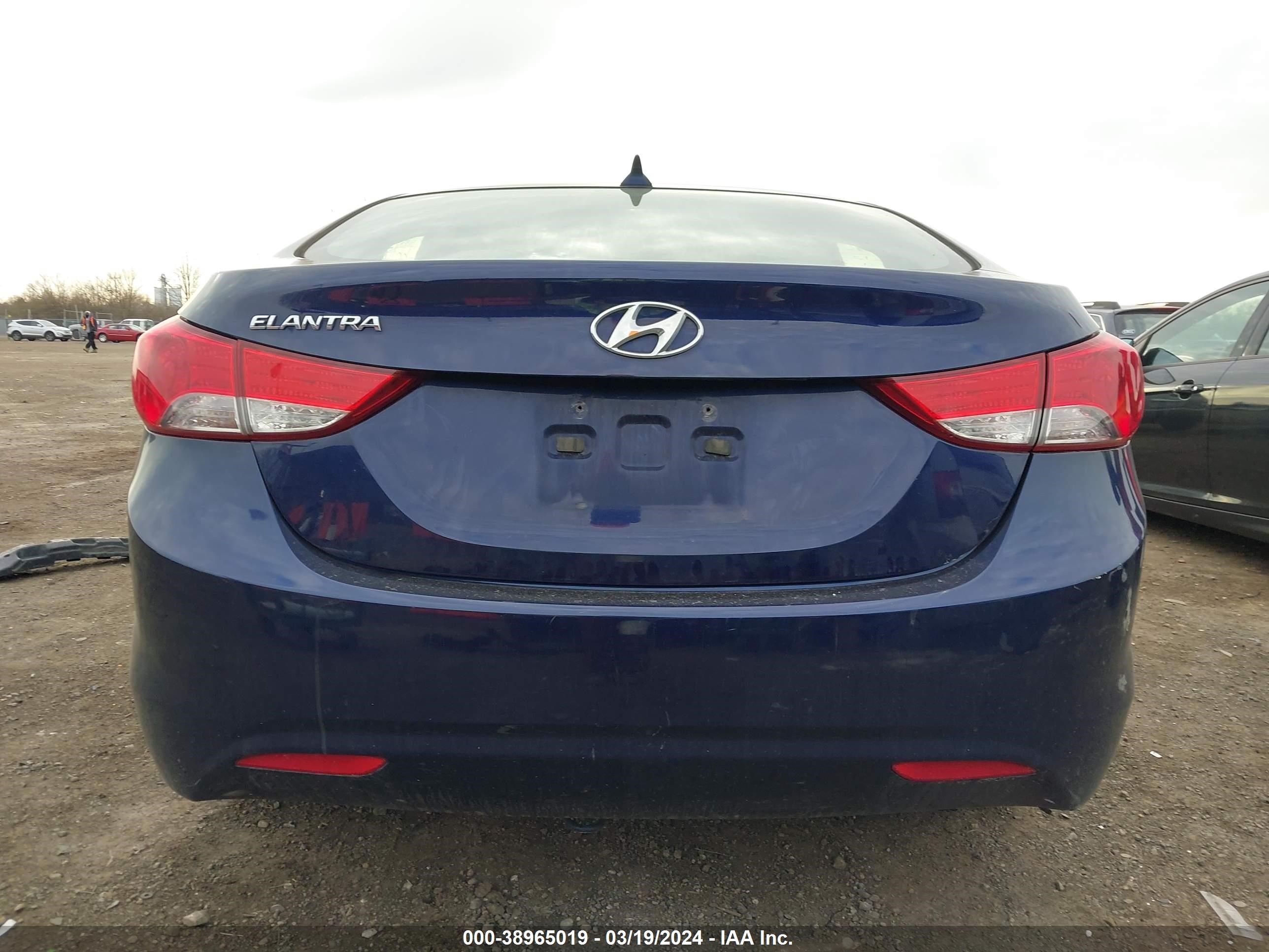 Photo 16 VIN: 5NPDH4AE0DH406512 - HYUNDAI ELANTRA 