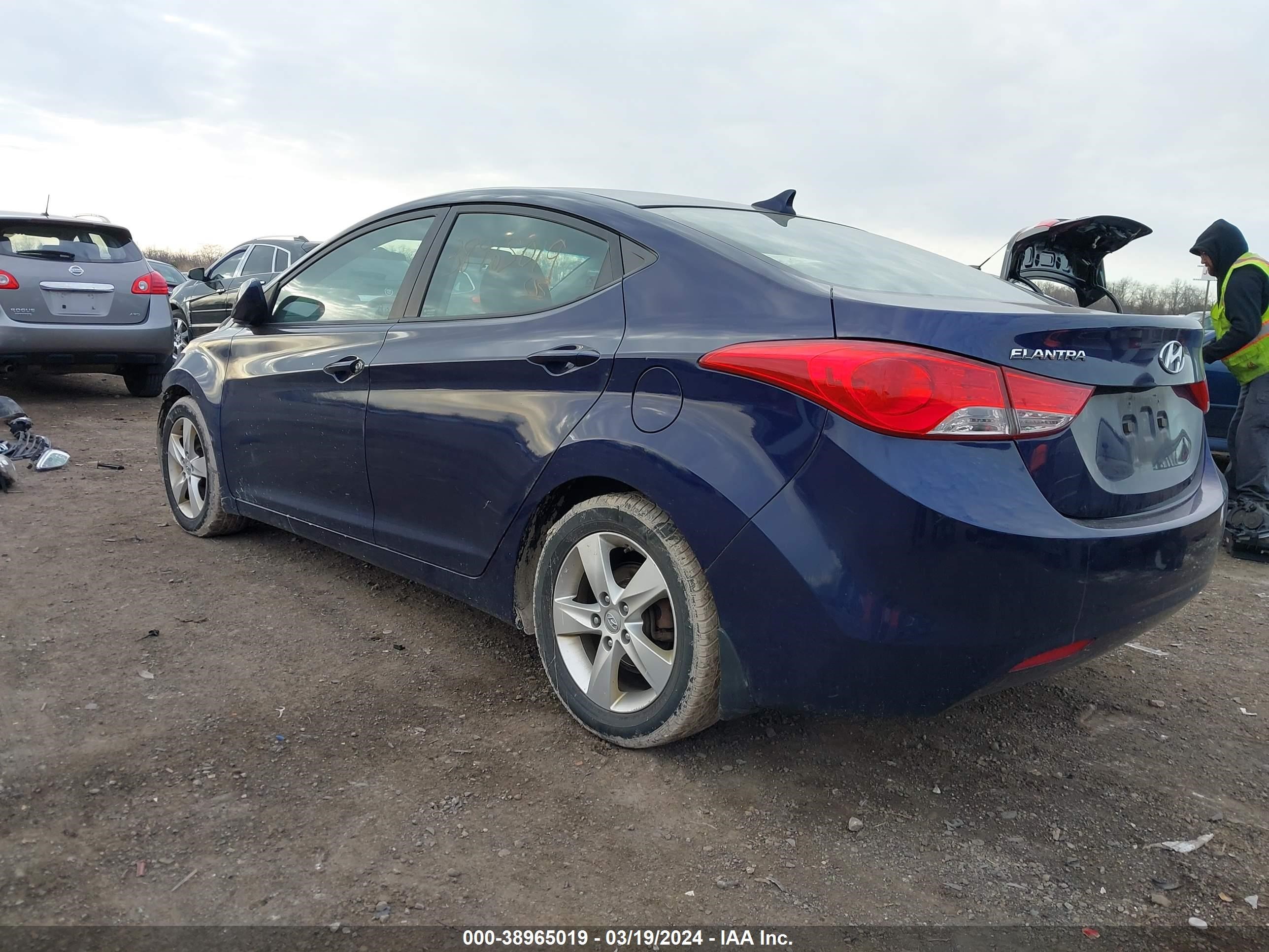 Photo 2 VIN: 5NPDH4AE0DH406512 - HYUNDAI ELANTRA 