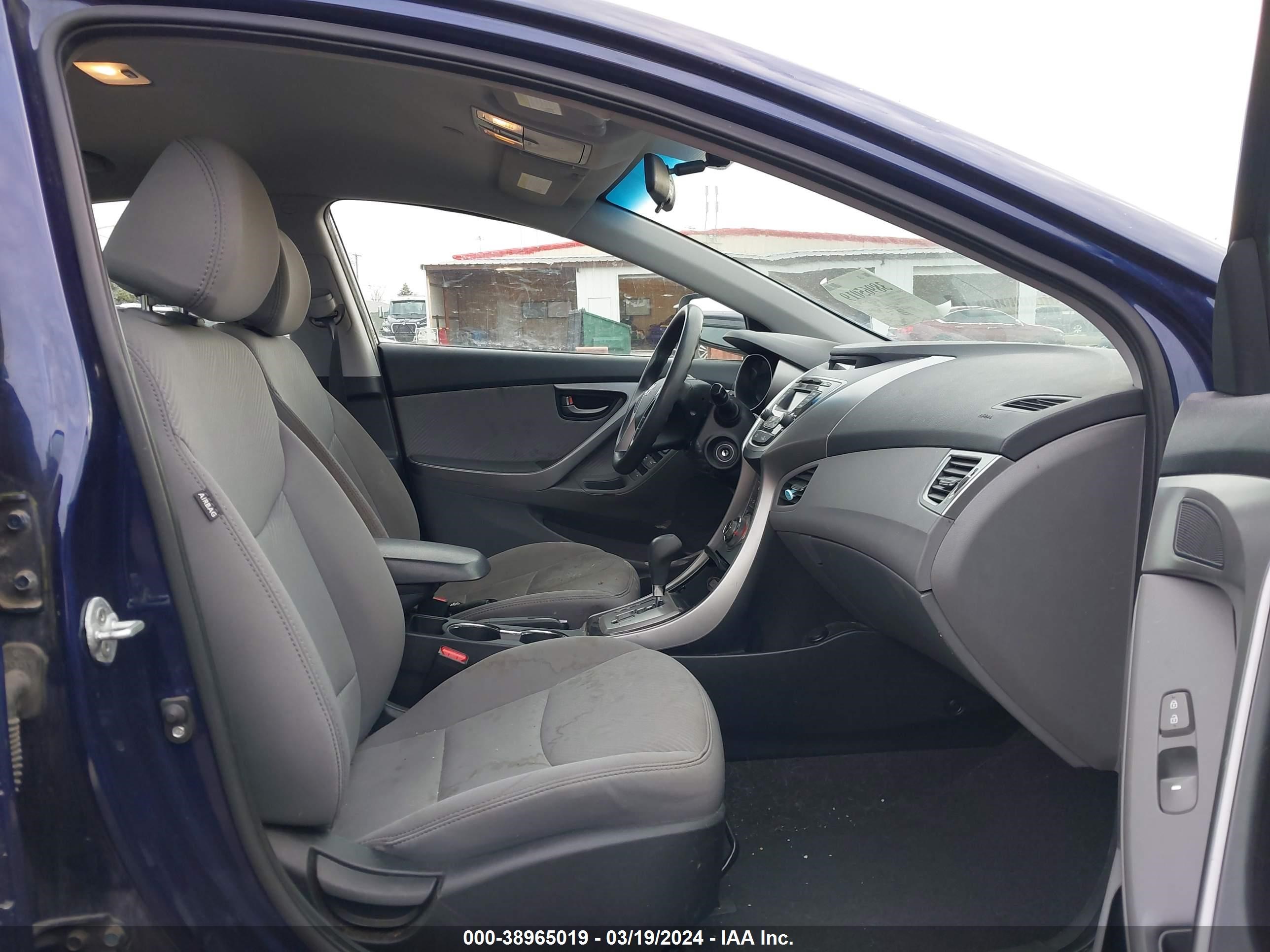 Photo 4 VIN: 5NPDH4AE0DH406512 - HYUNDAI ELANTRA 