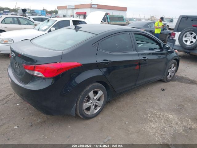 Photo 3 VIN: 5NPDH4AE0DH408079 - HYUNDAI ELANTRA 