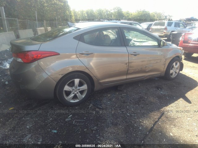 Photo 3 VIN: 5NPDH4AE0DH424380 - HYUNDAI ELANTRA 