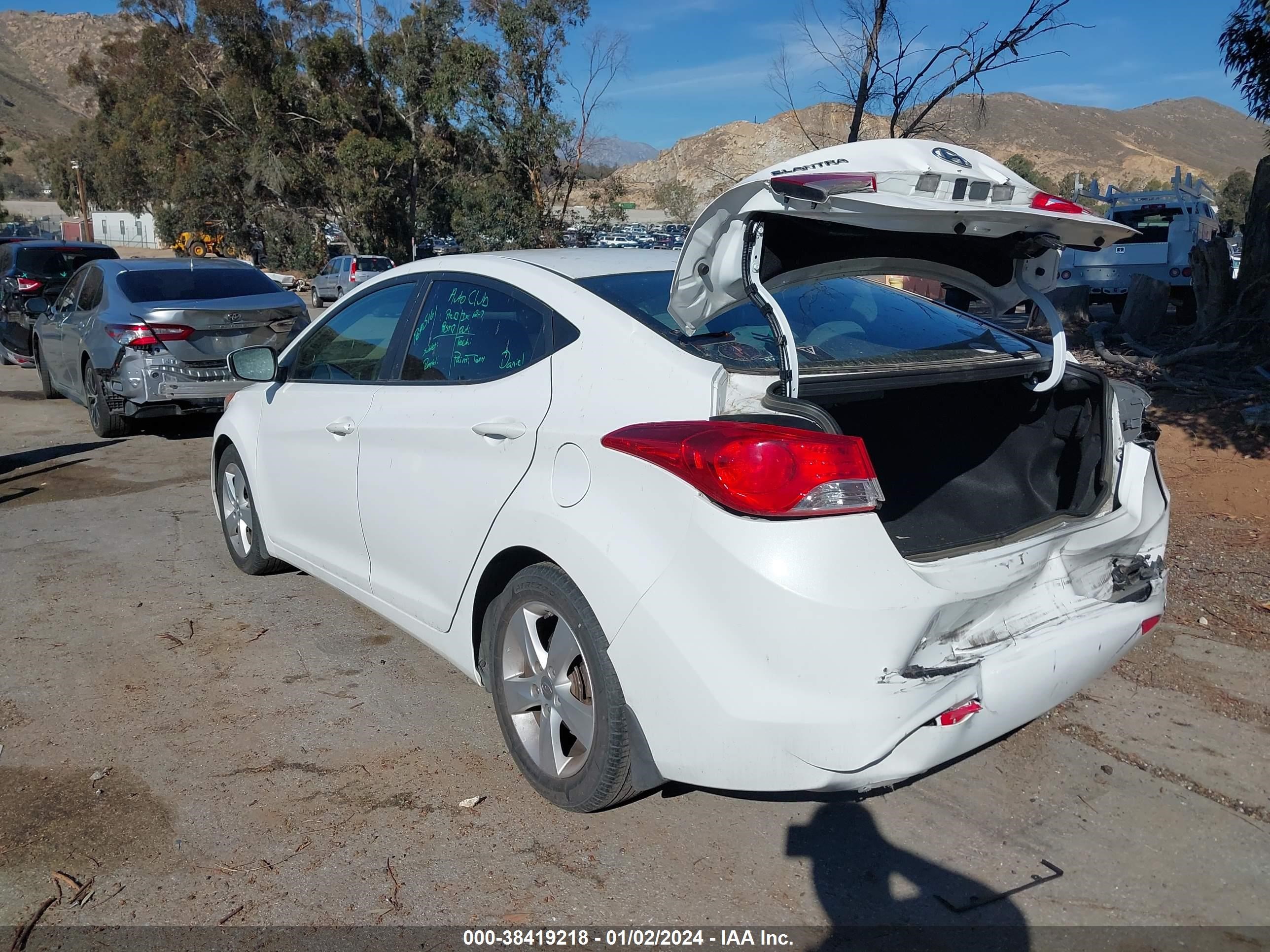 Photo 2 VIN: 5NPDH4AE0DH427201 - HYUNDAI ELANTRA 