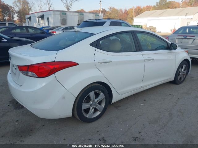 Photo 3 VIN: 5NPDH4AE0DH434973 - HYUNDAI ELANTRA 