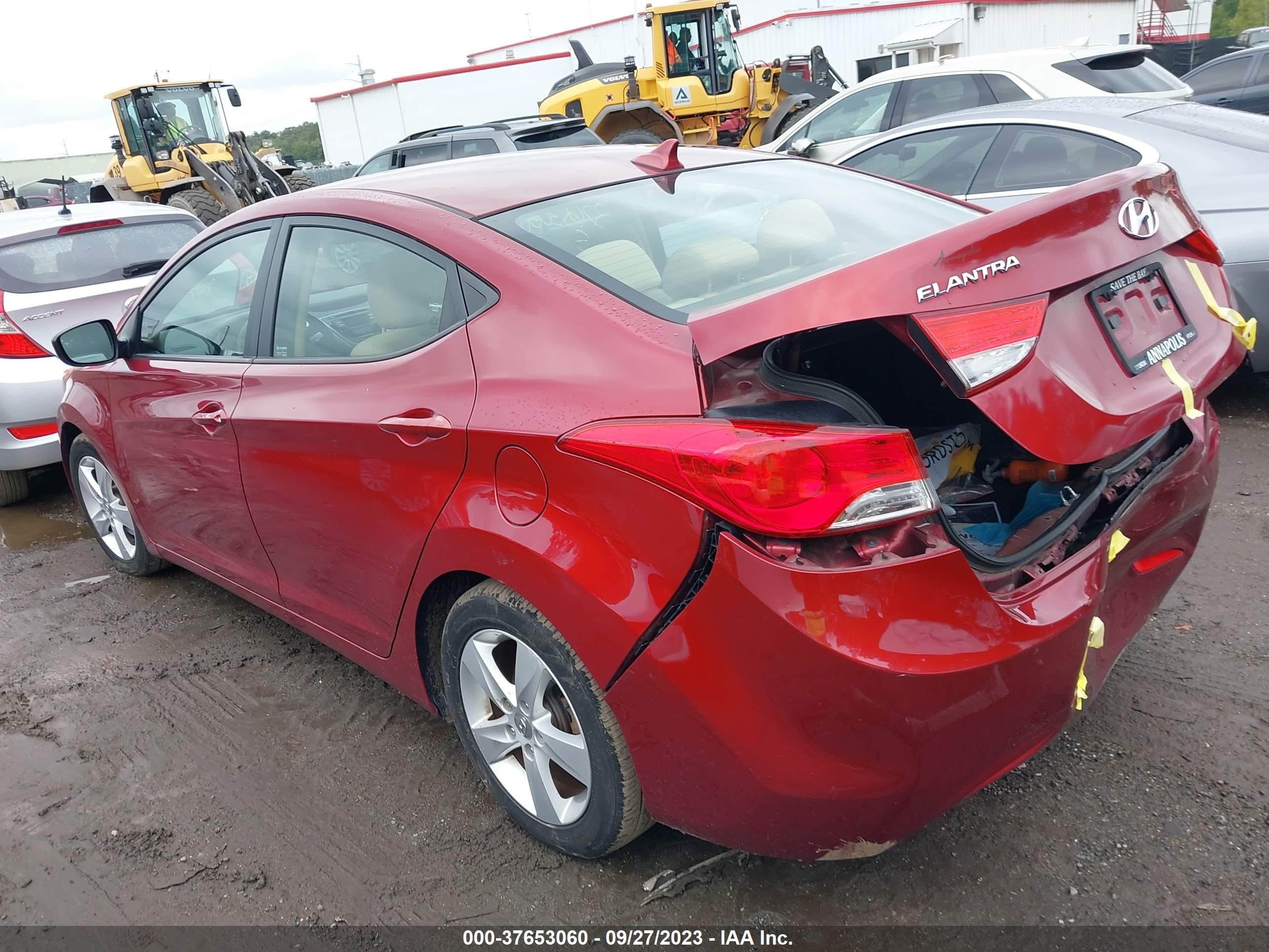 Photo 2 VIN: 5NPDH4AE0DH447397 - HYUNDAI ELANTRA 