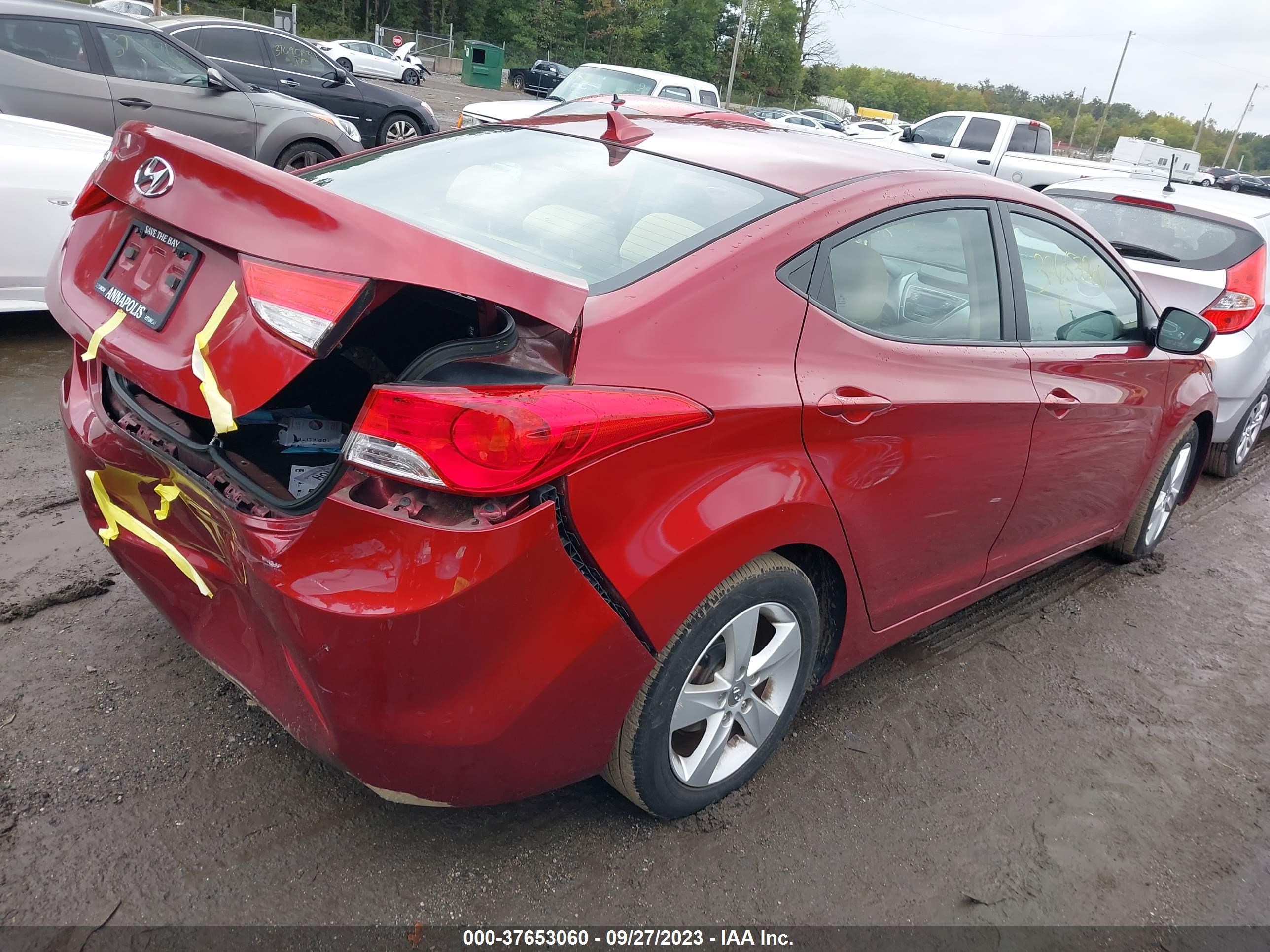 Photo 3 VIN: 5NPDH4AE0DH447397 - HYUNDAI ELANTRA 