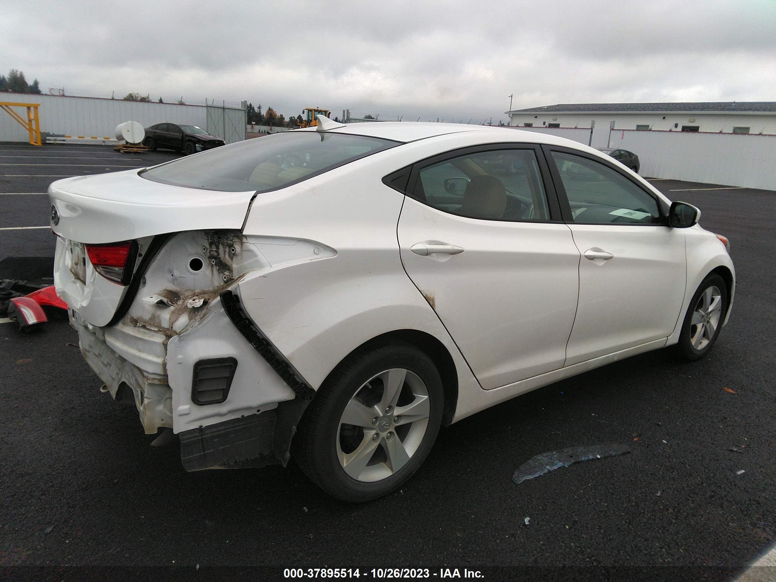 Photo 3 VIN: 5NPDH4AE0DH450588 - HYUNDAI ELANTRA 