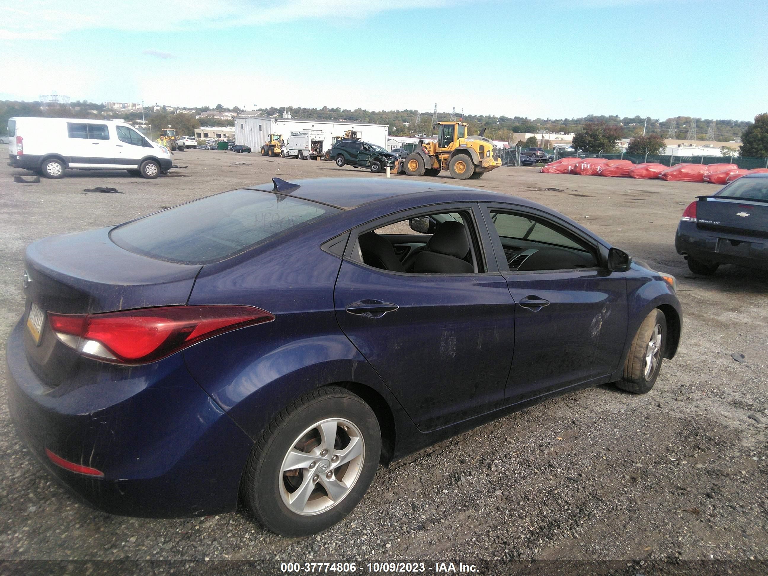 Photo 3 VIN: 5NPDH4AE0EH532032 - HYUNDAI ELANTRA 