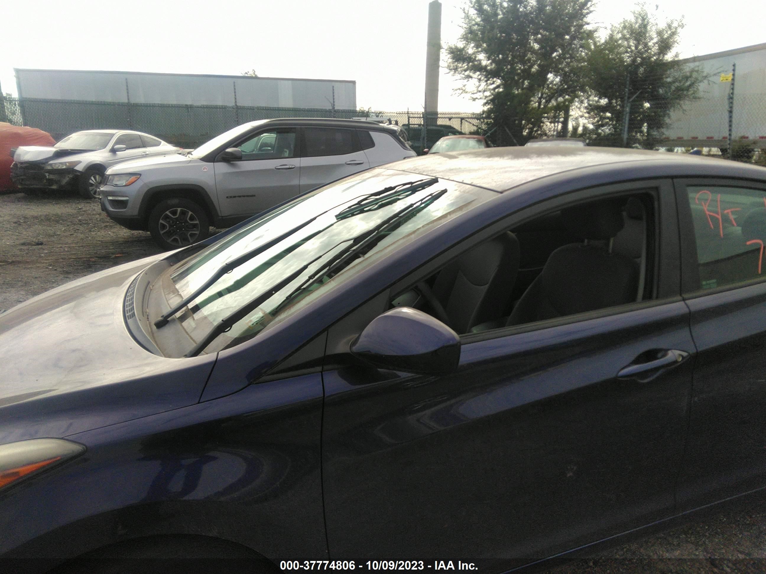 Photo 5 VIN: 5NPDH4AE0EH532032 - HYUNDAI ELANTRA 