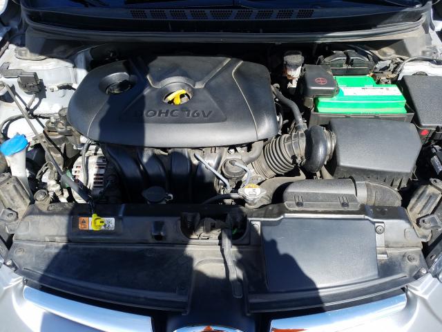 Photo 6 VIN: 5NPDH4AE0FH560981 - HYUNDAI ELANTRA SE 