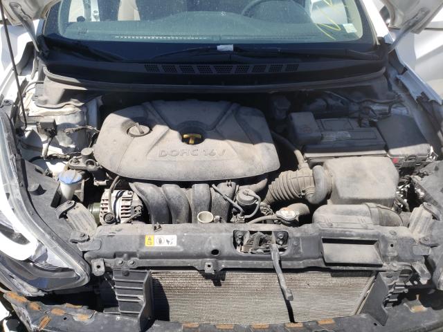 Photo 6 VIN: 5NPDH4AE0FH563685 - HYUNDAI ELANTRA 