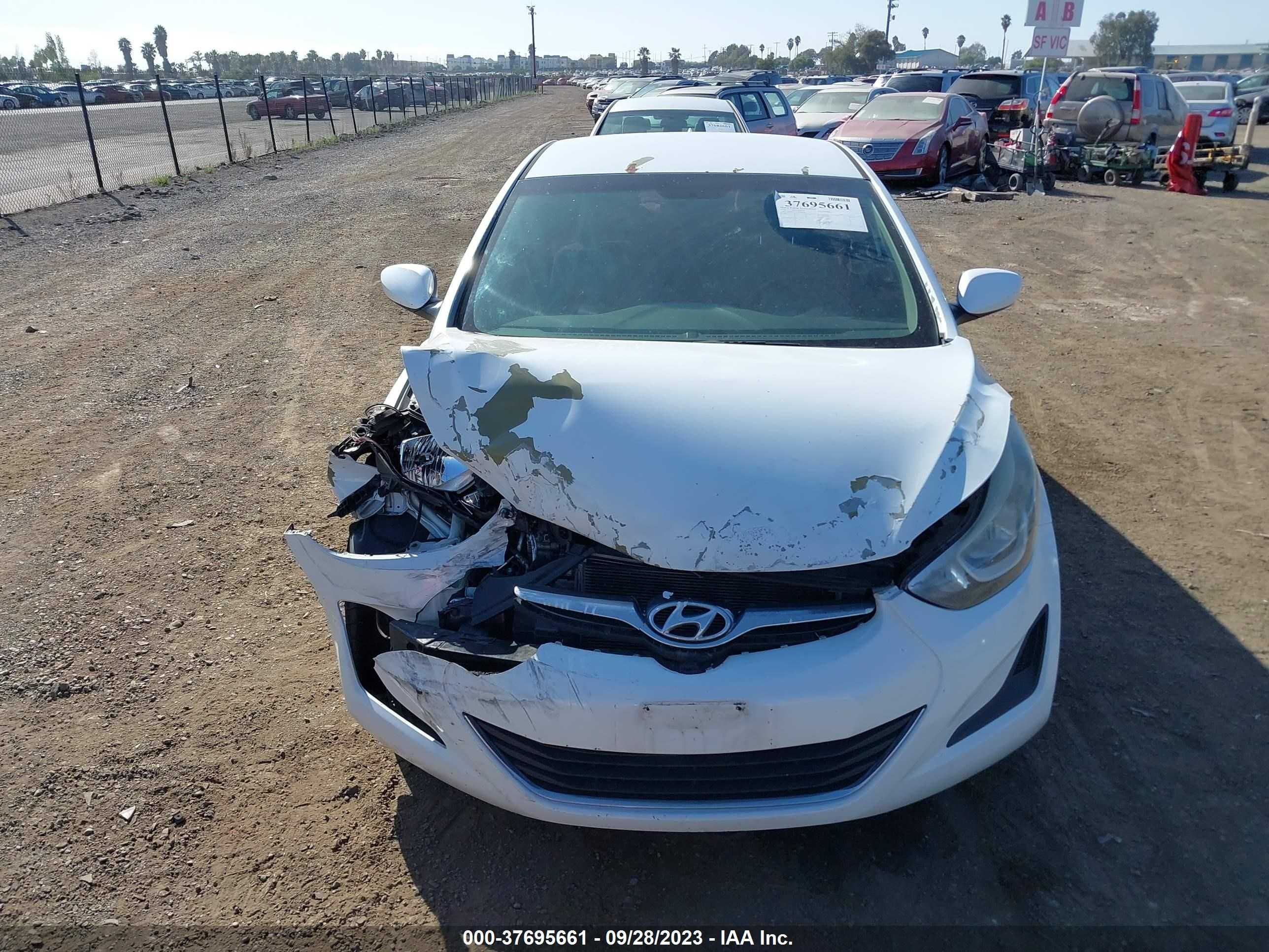 Photo 11 VIN: 5NPDH4AE0FH566408 - HYUNDAI ELANTRA 