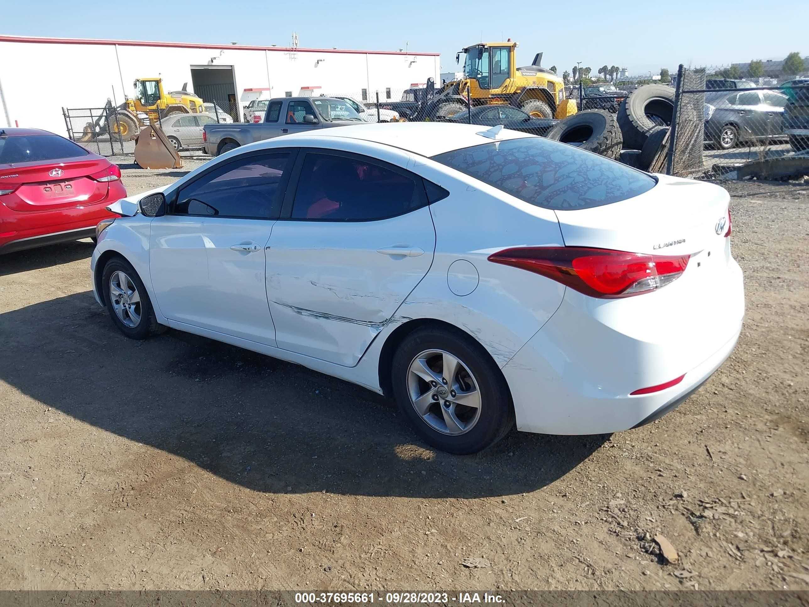 Photo 2 VIN: 5NPDH4AE0FH566408 - HYUNDAI ELANTRA 