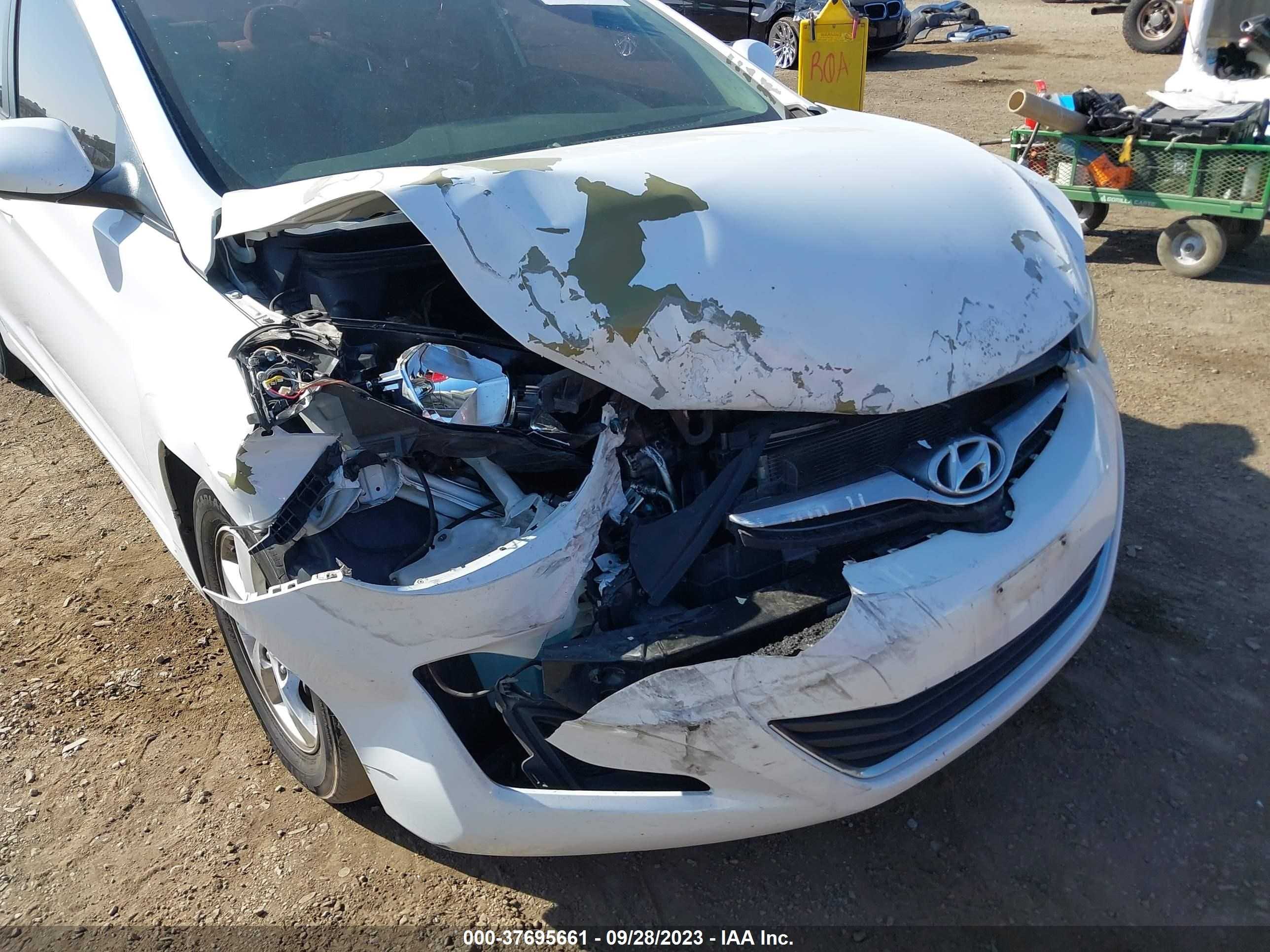 Photo 5 VIN: 5NPDH4AE0FH566408 - HYUNDAI ELANTRA 