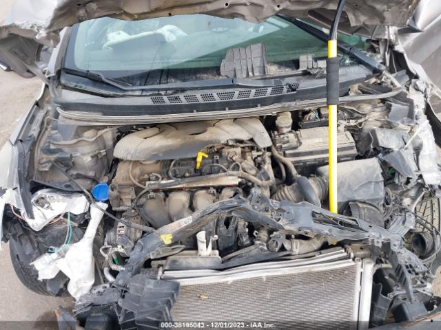 Photo 9 VIN: 5NPDH4AE0FH647702 - HYUNDAI ELANTRA 