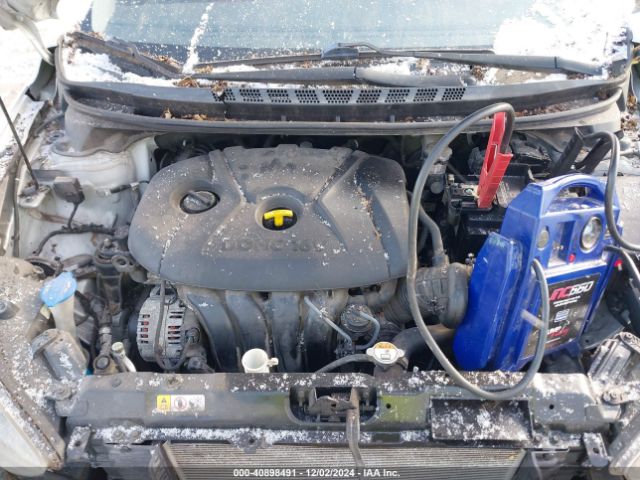 Photo 9 VIN: 5NPDH4AE0GH693984 - HYUNDAI ELANTRA 