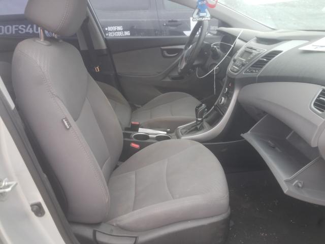 Photo 4 VIN: 5NPDH4AE0GH698635 - HYUNDAI ELANTRA SE 