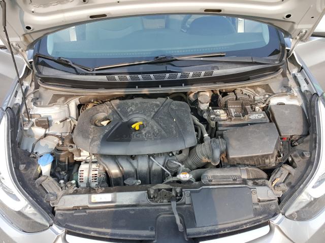 Photo 6 VIN: 5NPDH4AE0GH703705 - HYUNDAI ELANTRA SE 