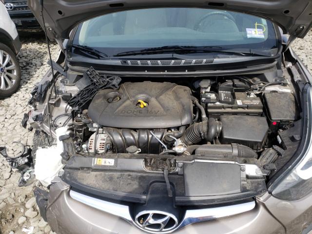 Photo 6 VIN: 5NPDH4AE0GH704465 - HYUNDAI ELANTRA SE 