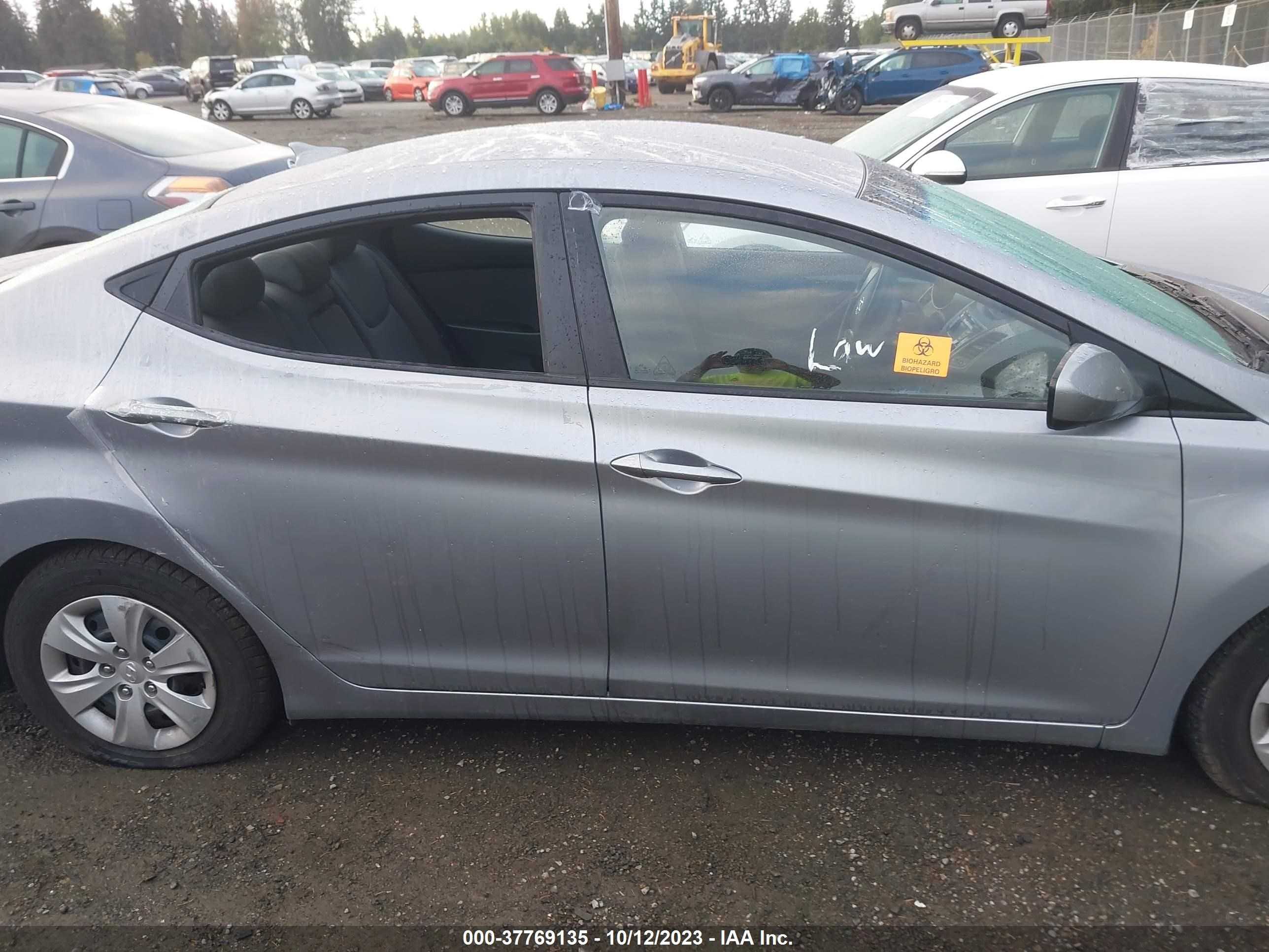 Photo 12 VIN: 5NPDH4AE0GH706524 - HYUNDAI ELANTRA 