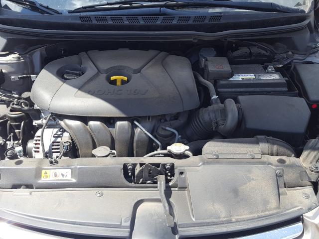 Photo 6 VIN: 5NPDH4AE0GH708001 - HYUNDAI ELANTRA SE 