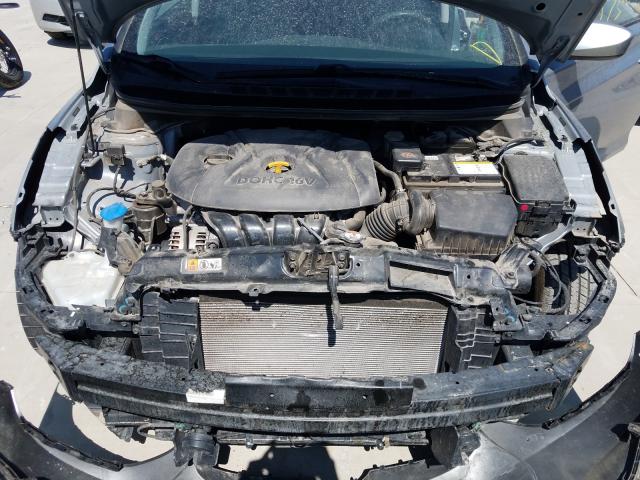 Photo 6 VIN: 5NPDH4AE0GH710637 - HYUNDAI ELANTRA SE 