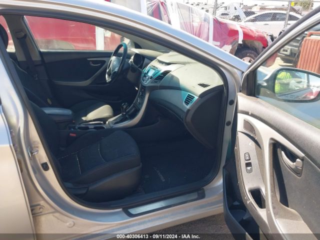 Photo 4 VIN: 5NPDH4AE0GH738079 - HYUNDAI ELANTRA 