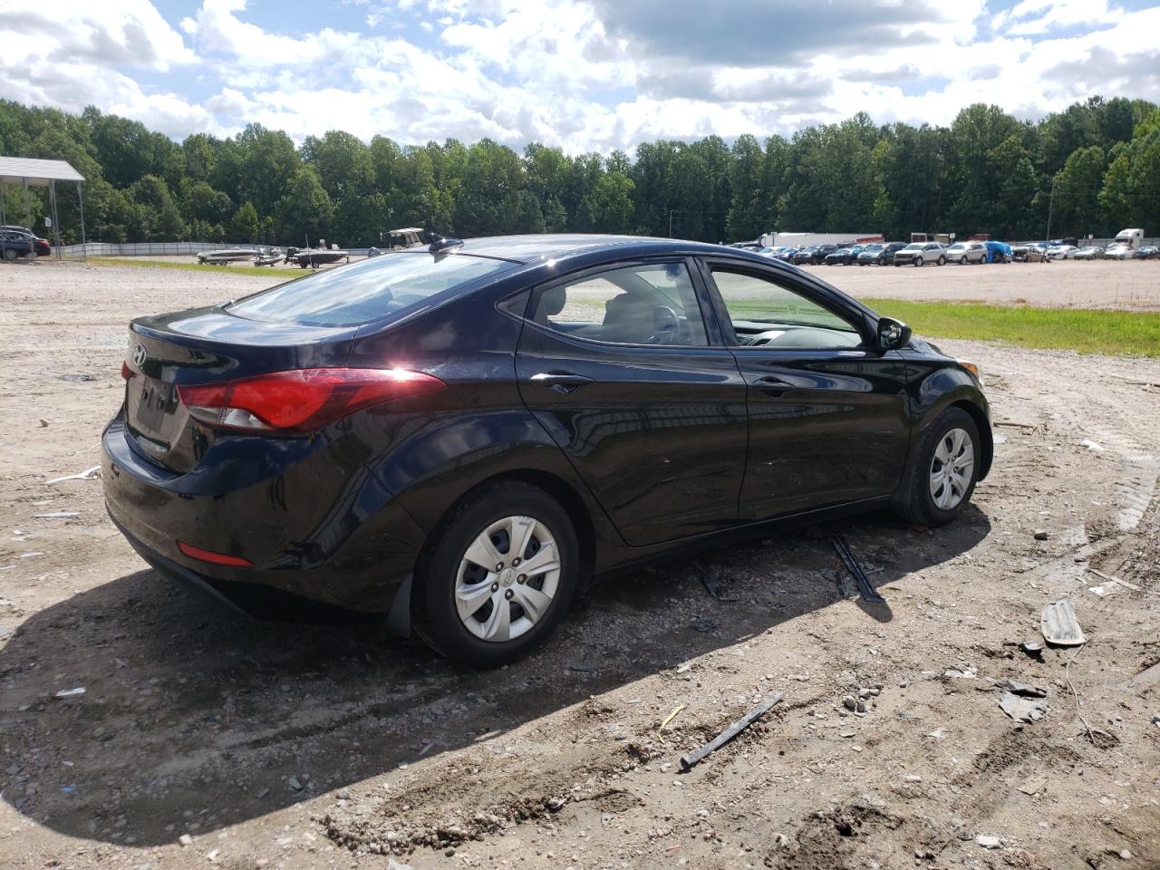 Photo 2 VIN: 5NPDH4AE0GH763029 - HYUNDAI ELANTRA 