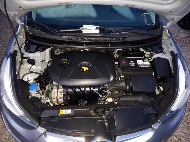 Photo 6 VIN: 5NPDH4AE0GH763497 - HYUNDAI ELANTRA SE 