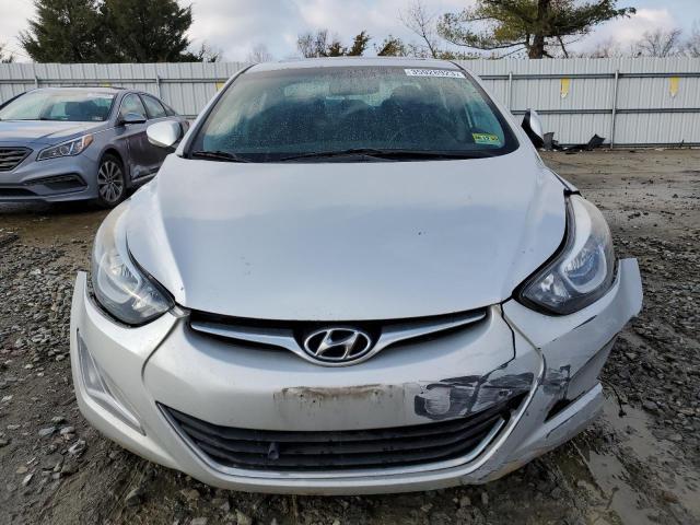 Photo 4 VIN: 5NPDH4AE0GH768117 - HYUNDAI ELANTRA SE 