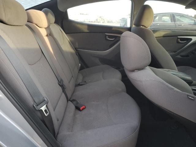 Photo 9 VIN: 5NPDH4AE0GH776105 - HYUNDAI ELANTRA SE 