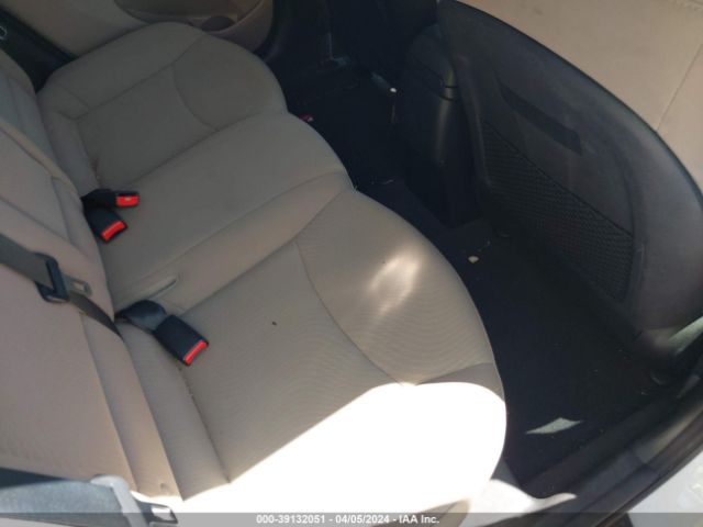 Photo 7 VIN: 5NPDH4AE0GH779909 - HYUNDAI ELANTRA 