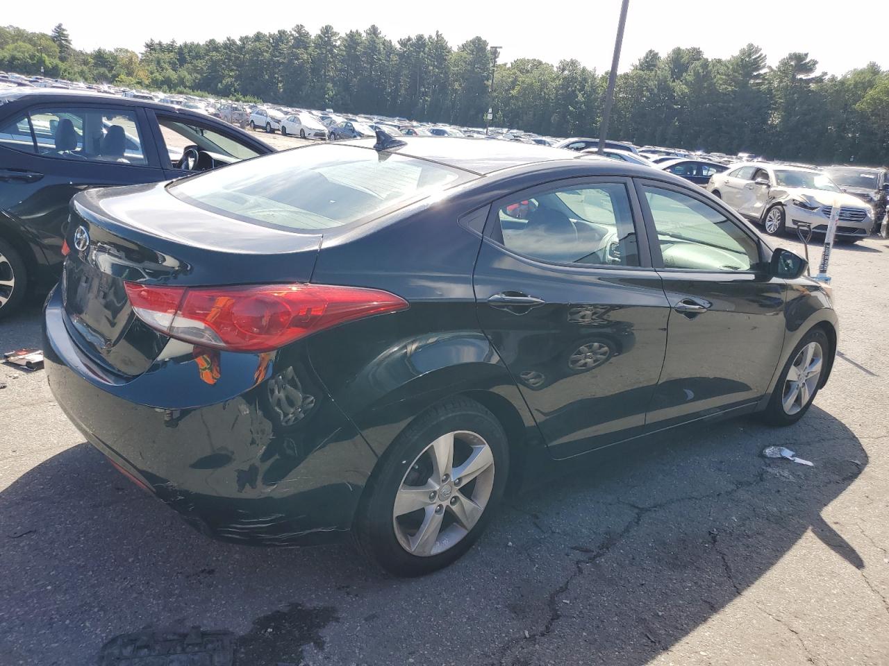 Photo 2 VIN: 5NPDH4AE1BH003913 - HYUNDAI ELANTRA 