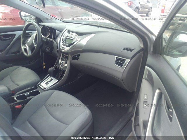 Photo 4 VIN: 5NPDH4AE1BH011090 - HYUNDAI ELANTRA 