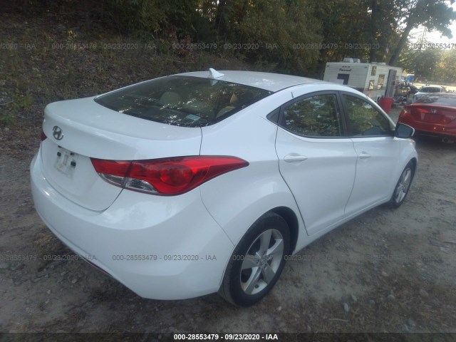 Photo 3 VIN: 5NPDH4AE1CH093548 - HYUNDAI ELANTRA 