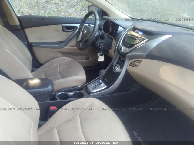 Photo 4 VIN: 5NPDH4AE1CH093548 - HYUNDAI ELANTRA 