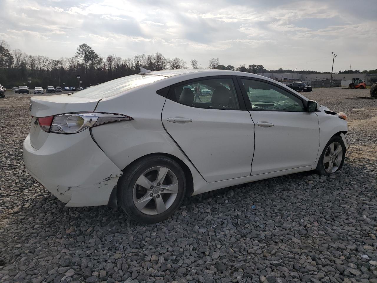 Photo 2 VIN: 5NPDH4AE1CH097535 - HYUNDAI ELANTRA 