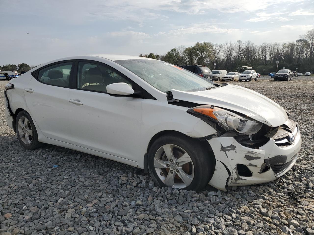 Photo 3 VIN: 5NPDH4AE1CH097535 - HYUNDAI ELANTRA 