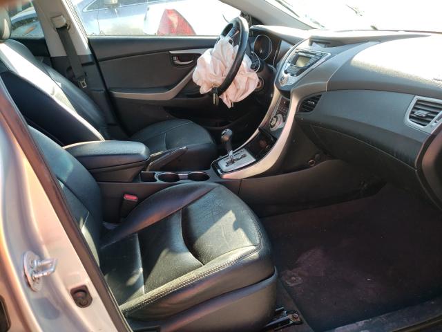 Photo 4 VIN: 5NPDH4AE1CH121932 - HYUNDAI ELANTRA GL 