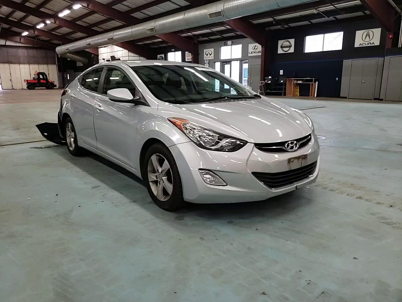 Photo 10 VIN: 5NPDH4AE1CH134972 - HYUNDAI ELANTRA 