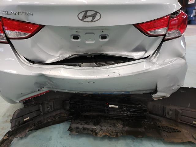 Photo 8 VIN: 5NPDH4AE1CH134972 - HYUNDAI ELANTRA 