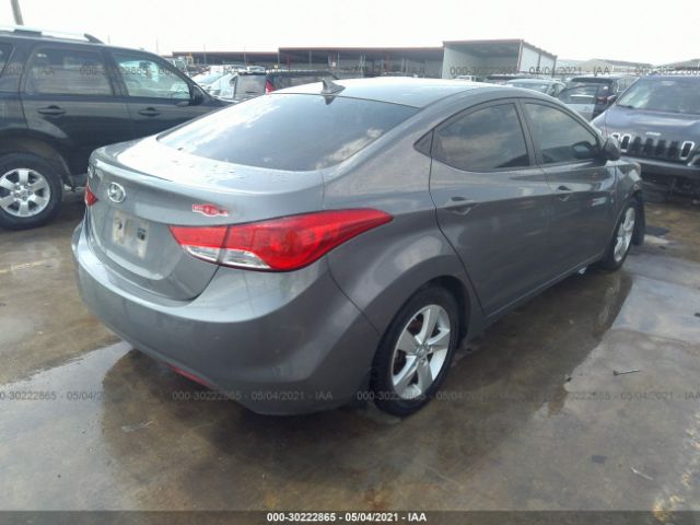 Photo 3 VIN: 5NPDH4AE1CH137371 - HYUNDAI ELANTRA 