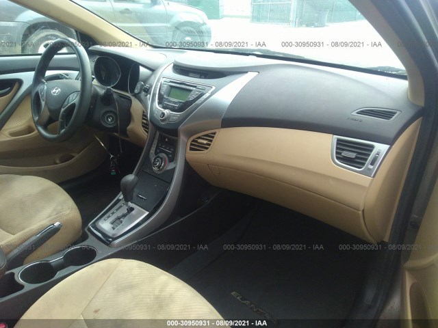 Photo 4 VIN: 5NPDH4AE1DH213057 - HYUNDAI ELANTRA 