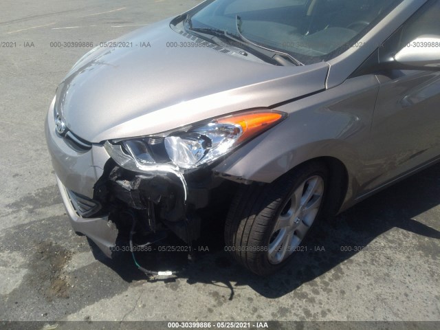 Photo 5 VIN: 5NPDH4AE1DH242705 - HYUNDAI ELANTRA 