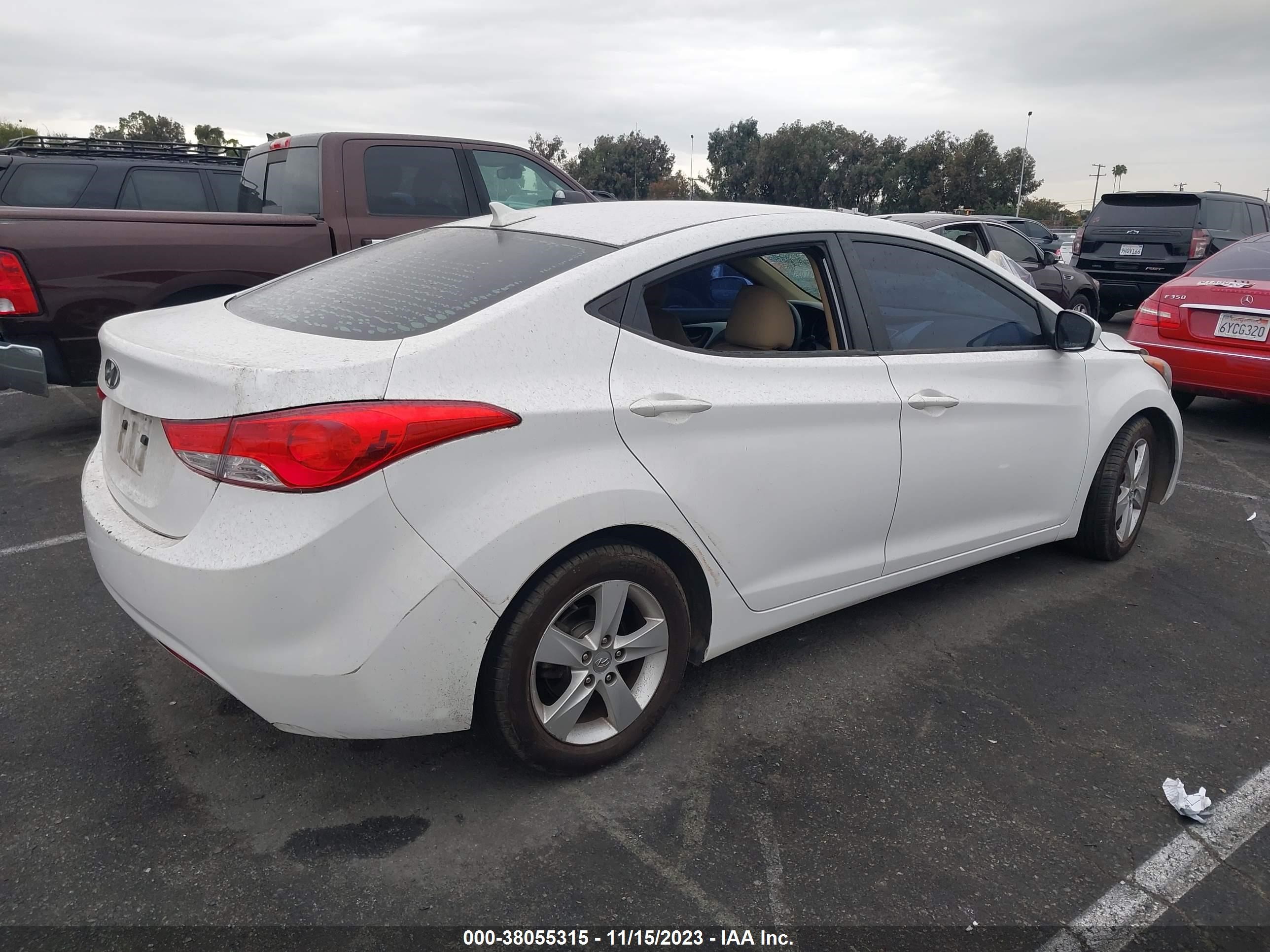 Photo 3 VIN: 5NPDH4AE1DH248150 - HYUNDAI ELANTRA 