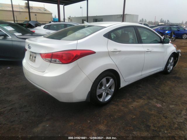 Photo 3 VIN: 5NPDH4AE1DH258807 - HYUNDAI ELANTRA 