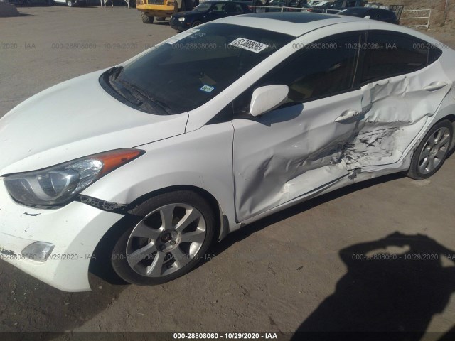 Photo 5 VIN: 5NPDH4AE1DH262582 - HYUNDAI ELANTRA 